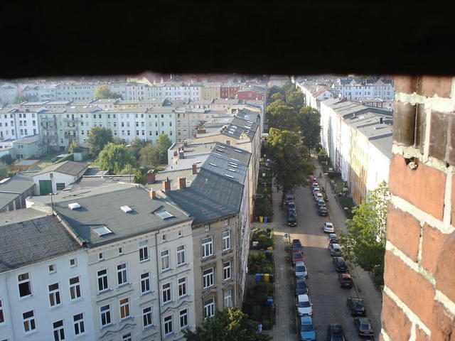 Blick RichtungWesten (Borwinschule) aus linkem Fenster.