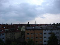 links Heilig Geist Kirche, rechts Ziolkowskystrasse