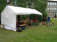 Tatort Workshop im Hof der e-Techniker von denen wir freundlicherweise auch Zelt und Grill zu Verfügung gestellt bekommen haben
