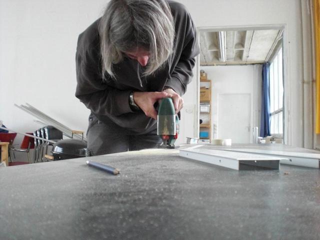 Tag 2 - Robert an der Arbeitsplatte